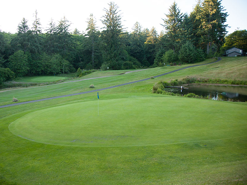 Golf Chinook Winds Casino